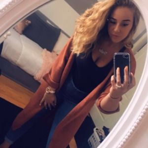 Meet your Posher, Christina